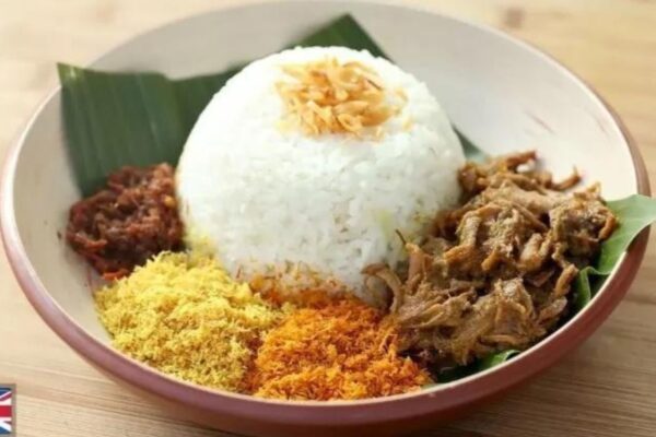 Nasi Krawu Khas Gresik Dengan Sambal Poya Kelapa Parut