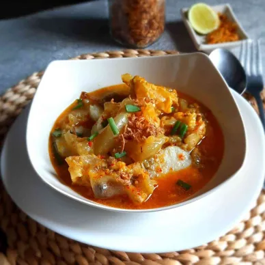 Lontong Kikil Khas Surabaya Yang Empuk & Tidak Bau