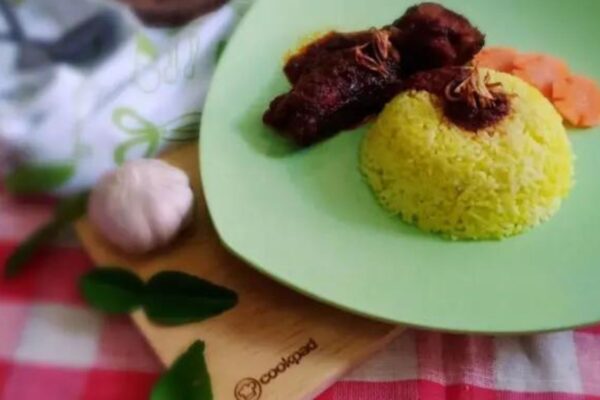 Nasi Kuning Khas Banjar Haruan