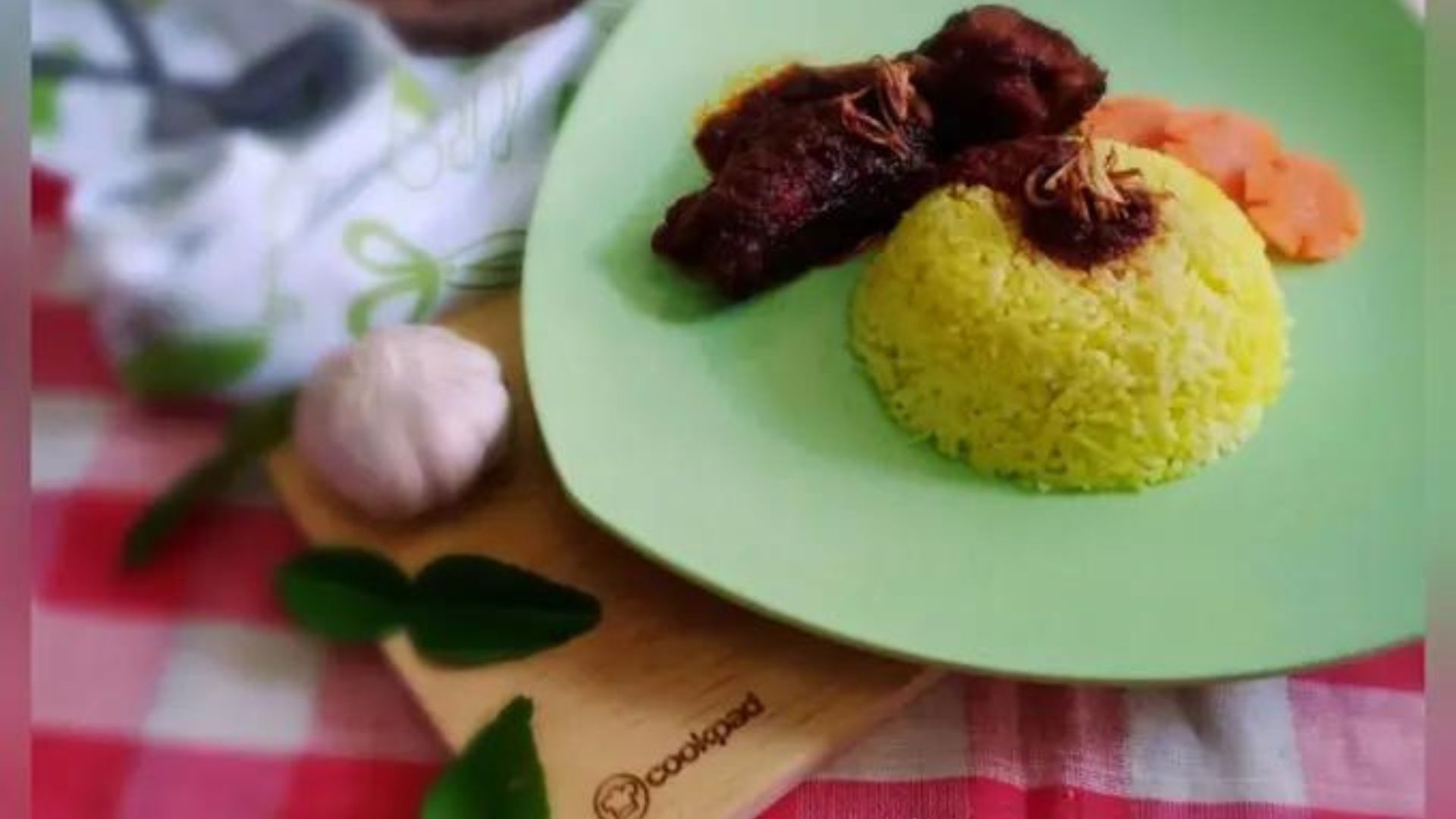 Nasi Kuning Khas Banjar Haruan