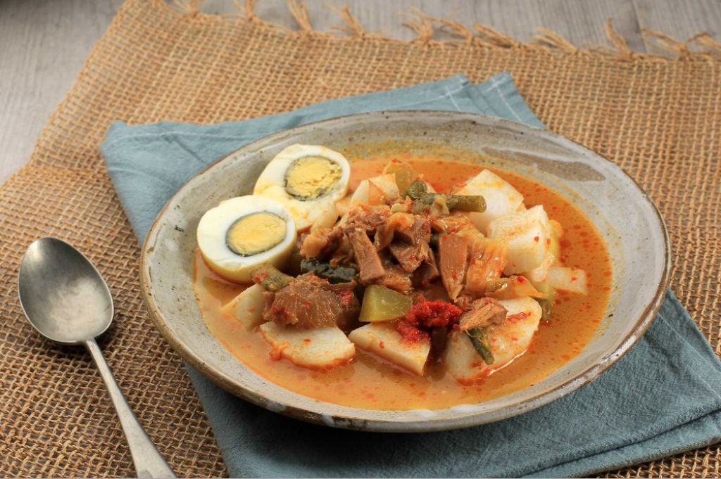 Lontong Kari Hidangan Khas Bandung